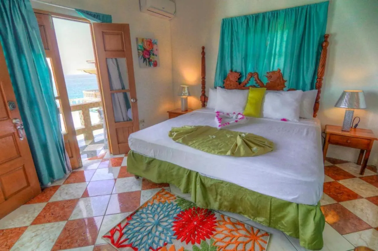 Kaisers Sunset Hotel - Adults Only, West End ネグリル